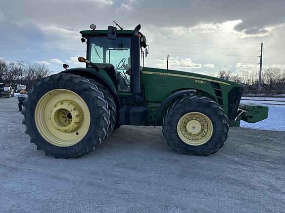 Image of John Deere 8530 equipment image 2