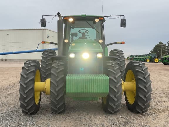 Image of John Deere 8530 equipment image 1