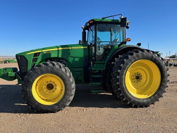 Image of John Deere 8530 equipment image 1