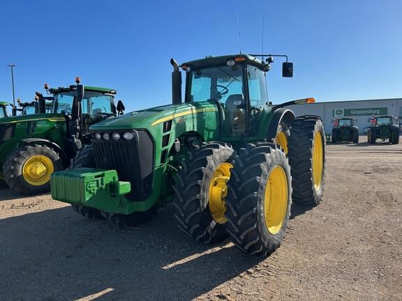 Image of John Deere 8530 equipment image 1