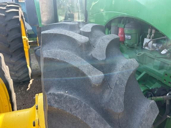 Image of John Deere 8530 equipment image 2