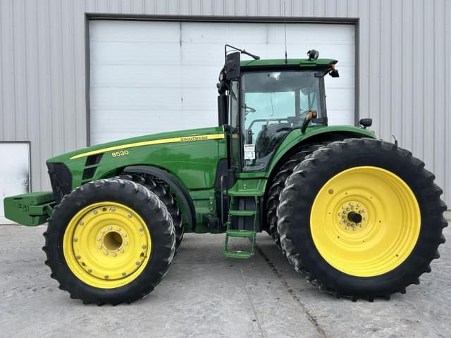 Image of John Deere 8530 equipment image 2