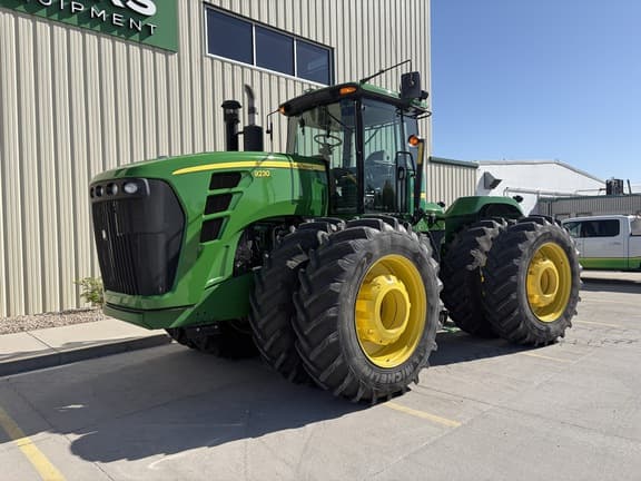 Image of John Deere 9230 Primary image