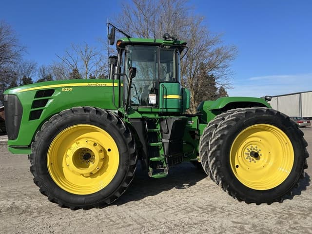Image of John Deere 9230 equipment image 2