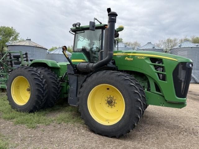 Image of John Deere 9230 equipment image 1