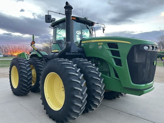 Image of John Deere 9230 equipment image 1
