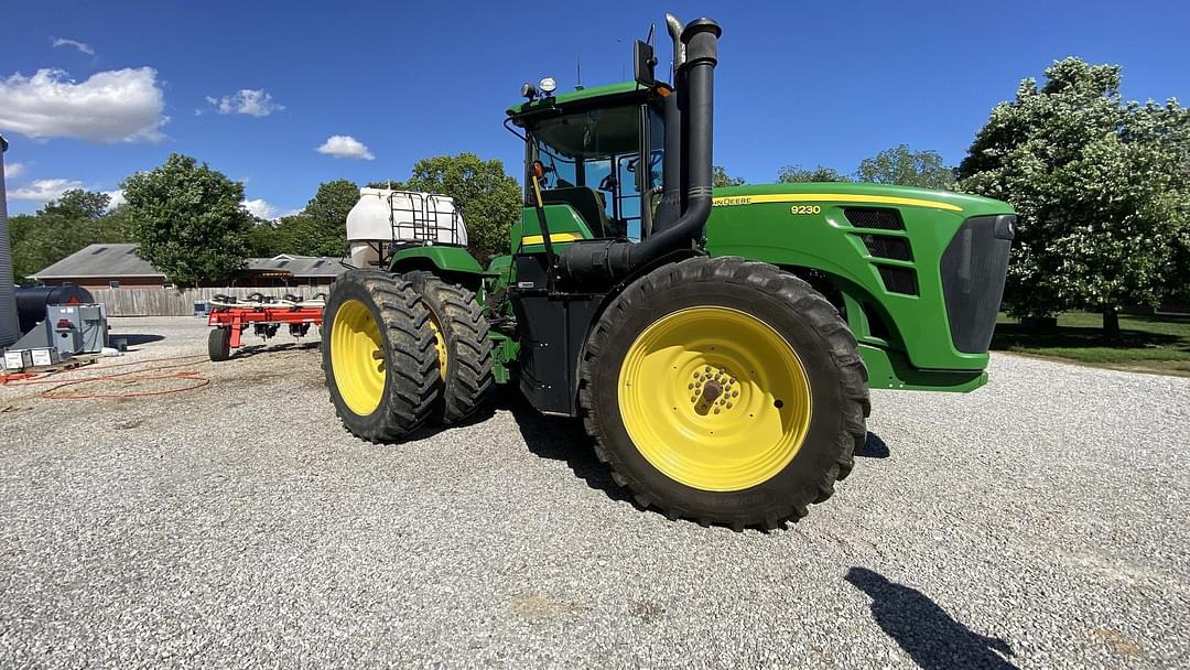 Image of John Deere 9230 Primary image