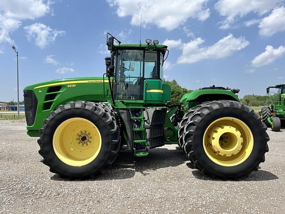 Image of John Deere 9230 equipment image 1