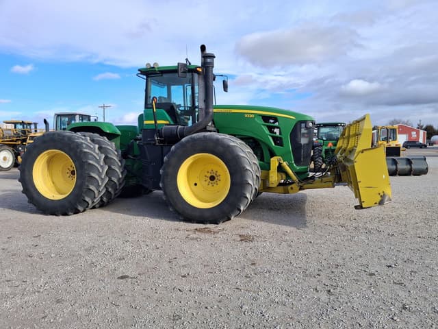Image of John Deere 9330 equipment image 3