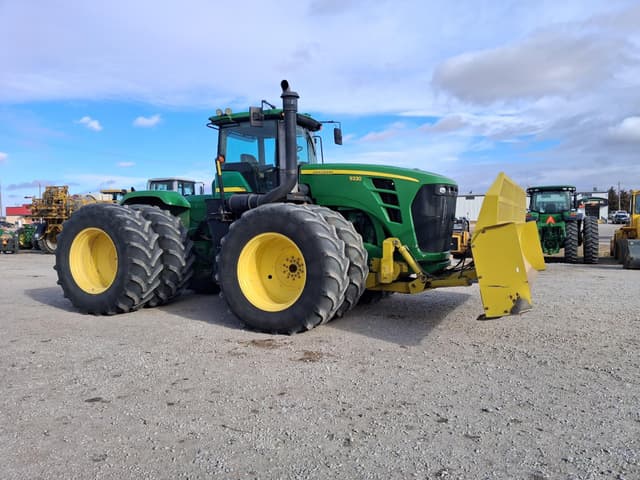Image of John Deere 9330 equipment image 2