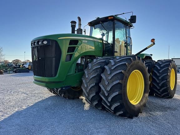 Image of John Deere 9330 equipment image 3