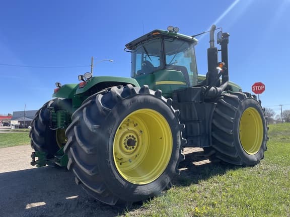 Image of John Deere 9330 equipment image 3