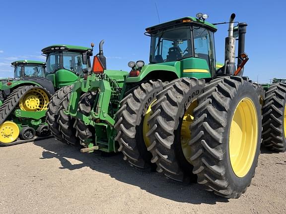 Image of John Deere 9330 equipment image 4