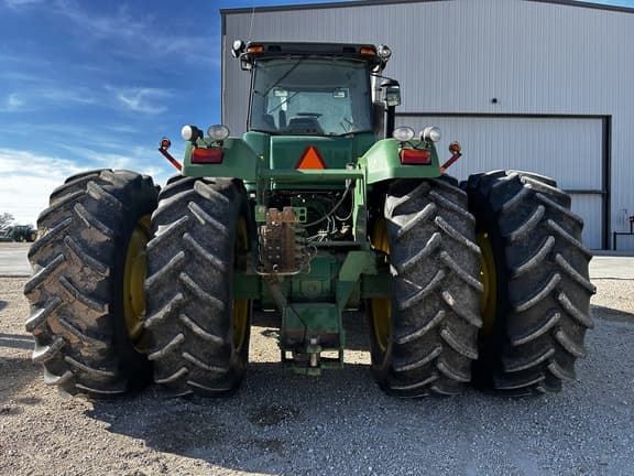 Image of John Deere 9330 equipment image 3