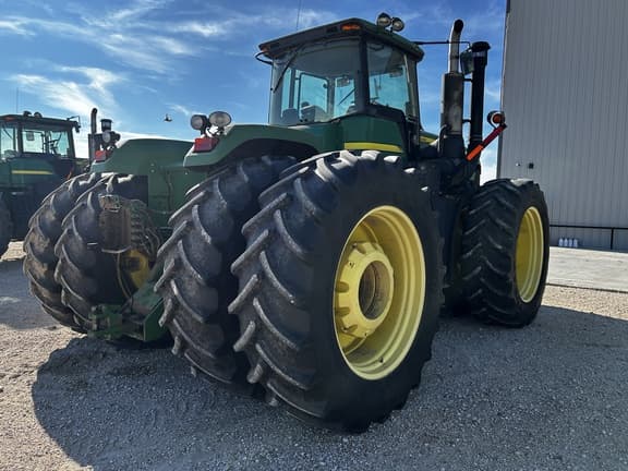 Image of John Deere 9330 equipment image 4