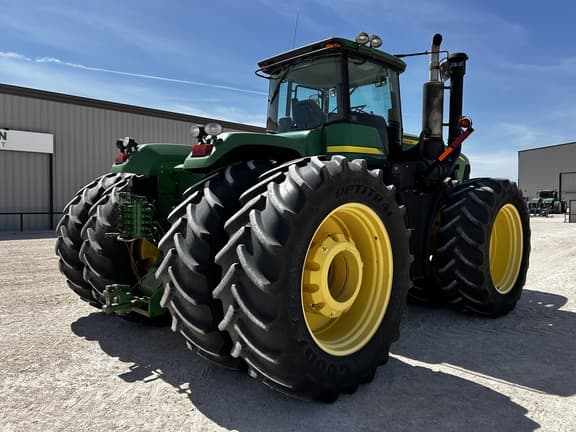 Image of John Deere 9330 equipment image 4