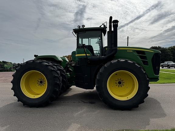 Image of John Deere 9330 equipment image 3