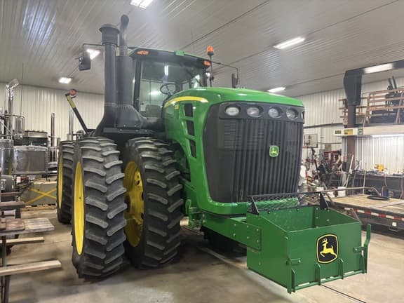 Image of John Deere 9330 equipment image 1