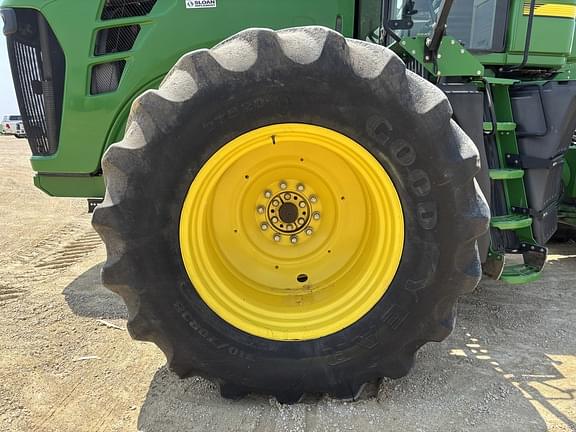 Image of John Deere 9330 equipment image 1