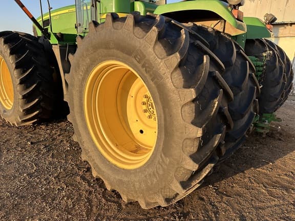 Image of John Deere 9330 equipment image 3