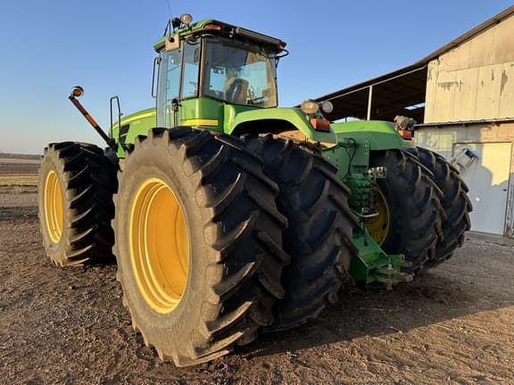 Image of John Deere 9330 equipment image 2