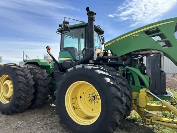 Image of John Deere 9330 equipment image 2