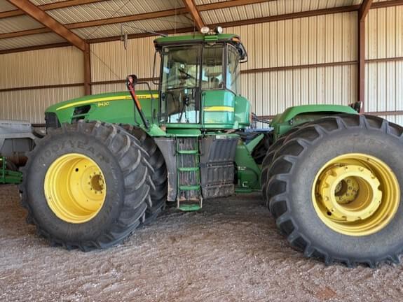 Image of John Deere 9430 equipment image 1