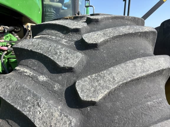 Image of John Deere 9530 equipment image 2