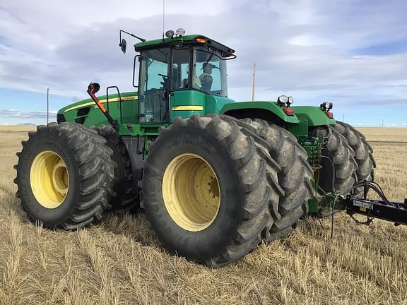 Image of John Deere 9530 equipment image 2