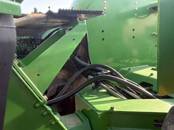 Image of John Deere 9530 equipment image 4