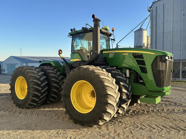 Image of John Deere 9530 equipment image 2