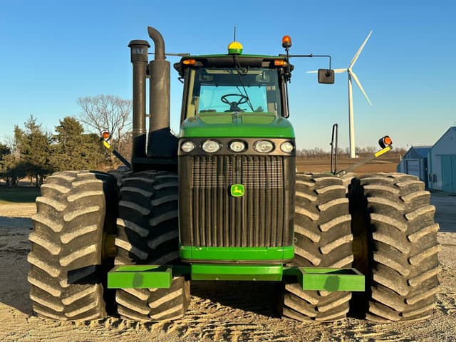 Image of John Deere 9530 equipment image 1