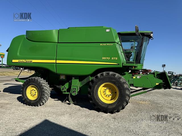 Image of John Deere 9570 STS equipment image 3