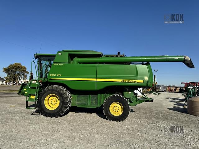 Image of John Deere 9570 STS equipment image 2