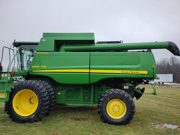 Image of John Deere 9570 STS equipment image 4