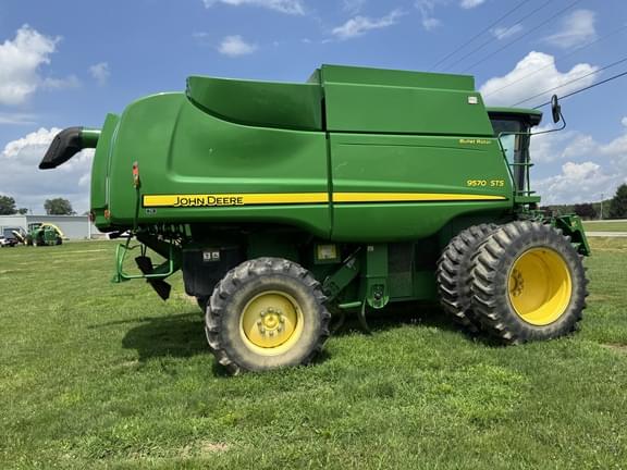Image of John Deere 9570 STS equipment image 1