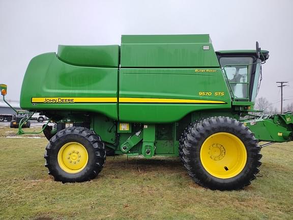 Image of John Deere 9570 STS equipment image 2