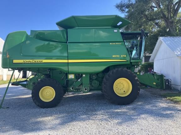 Image of John Deere 9570 STS equipment image 4