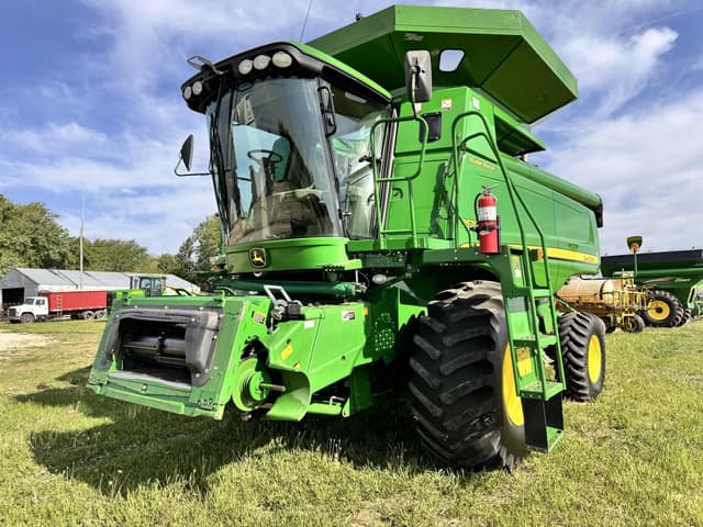 Image of John Deere 9570 STS equipment image 3