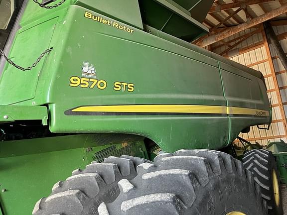 Image of John Deere 9570 STS equipment image 1