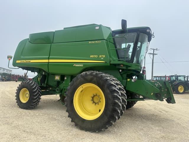 Image of John Deere 9570 STS equipment image 1