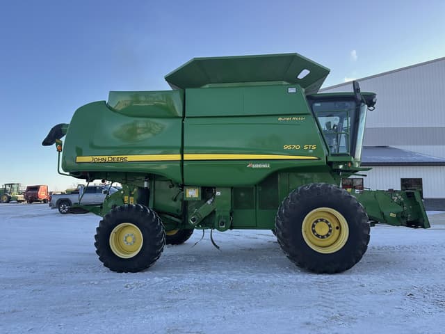 Image of John Deere 9570 STS equipment image 4
