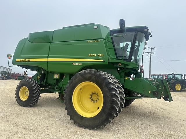 Image of John Deere 9570 STS equipment image 1