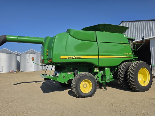 Image of John Deere 9670 STS equipment image 2