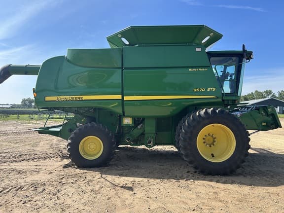 Image of John Deere 9670 STS equipment image 3