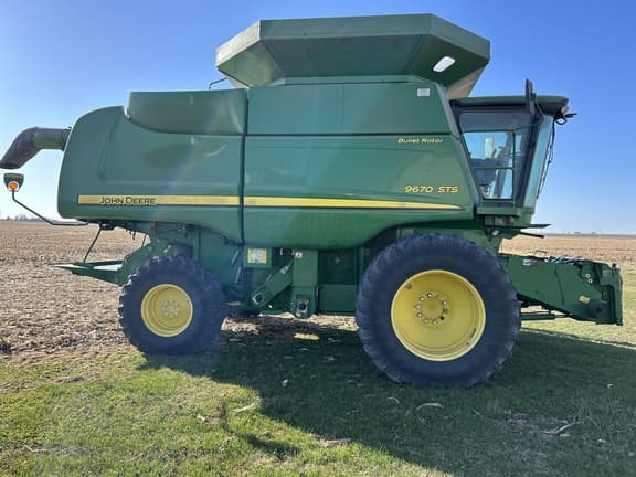 Image of John Deere 9670 STS equipment image 1