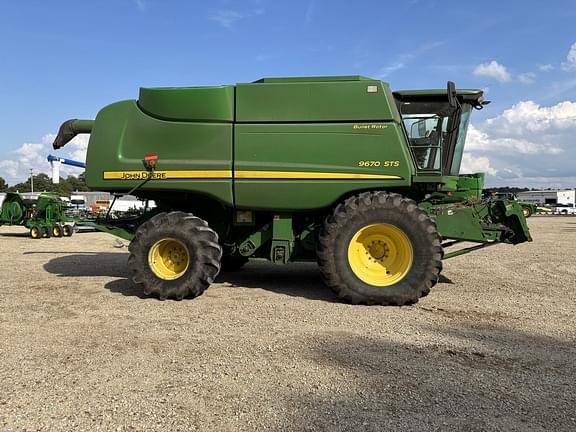 Image of John Deere 9670 STS equipment image 3