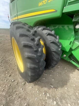 Image of John Deere 9670 STS equipment image 1