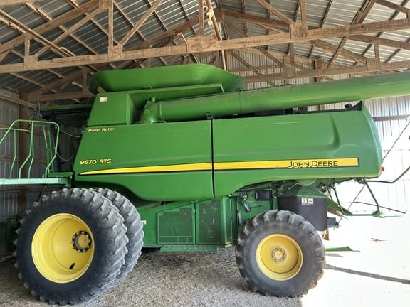 Image of John Deere 9670 STS equipment image 1
