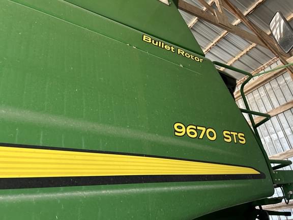 Image of John Deere 9670 STS equipment image 3